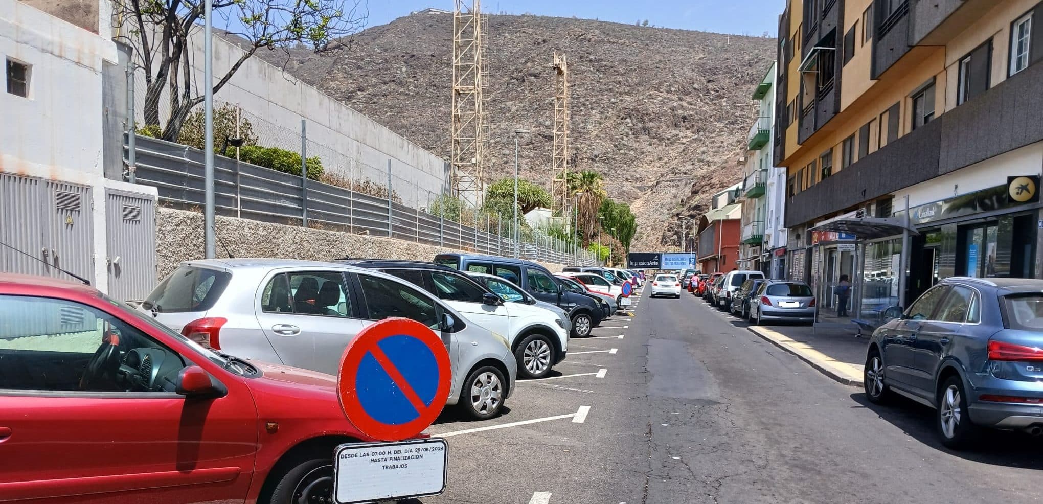240828 Lateral del campo de fútbol de La Salud 2