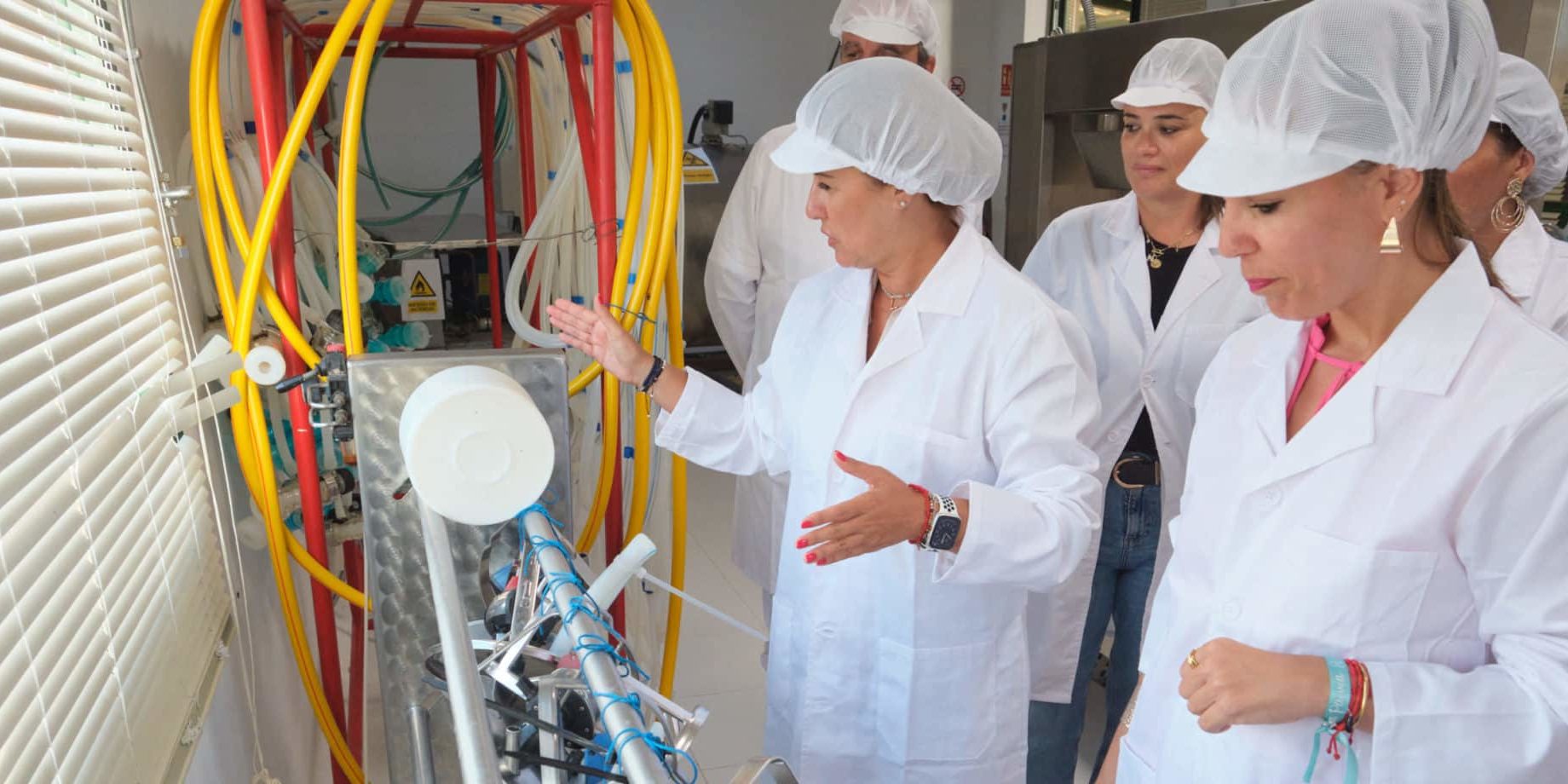 240829_consejera_empleo_gobcan_pfae_queseria 10