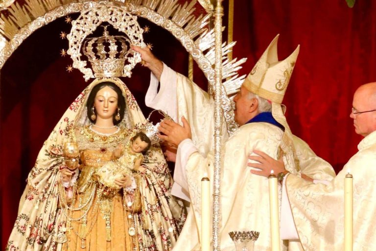 CORONACI�N CANONICA