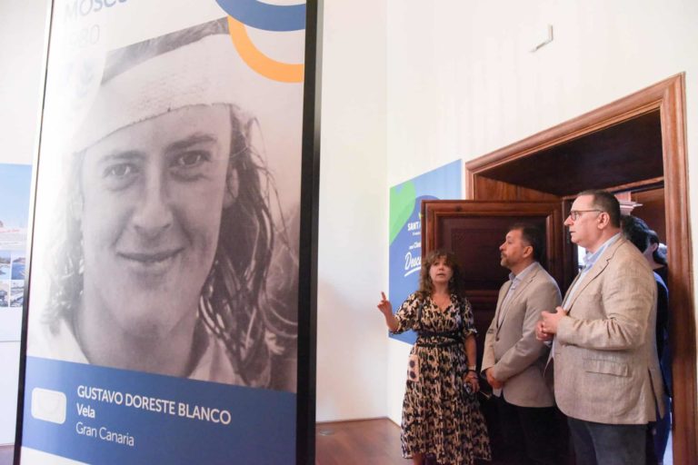 Foto.Imagen de archivo de la inauguración de la muestra en Santa Cruz de Tenerife (1) (1)