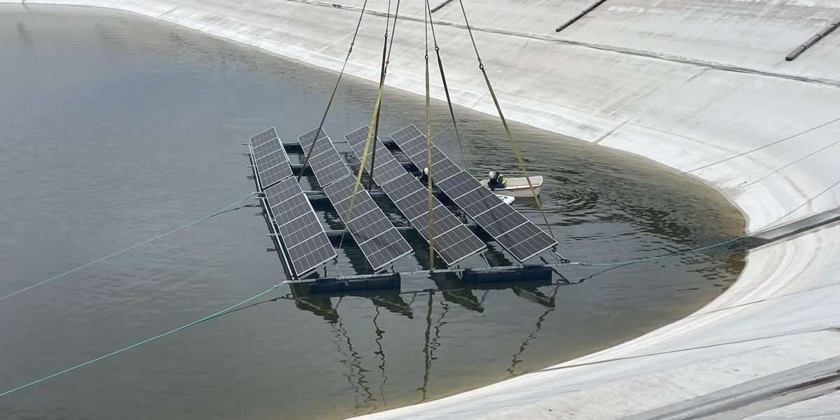 Placas fotovoltaicas flotantes
