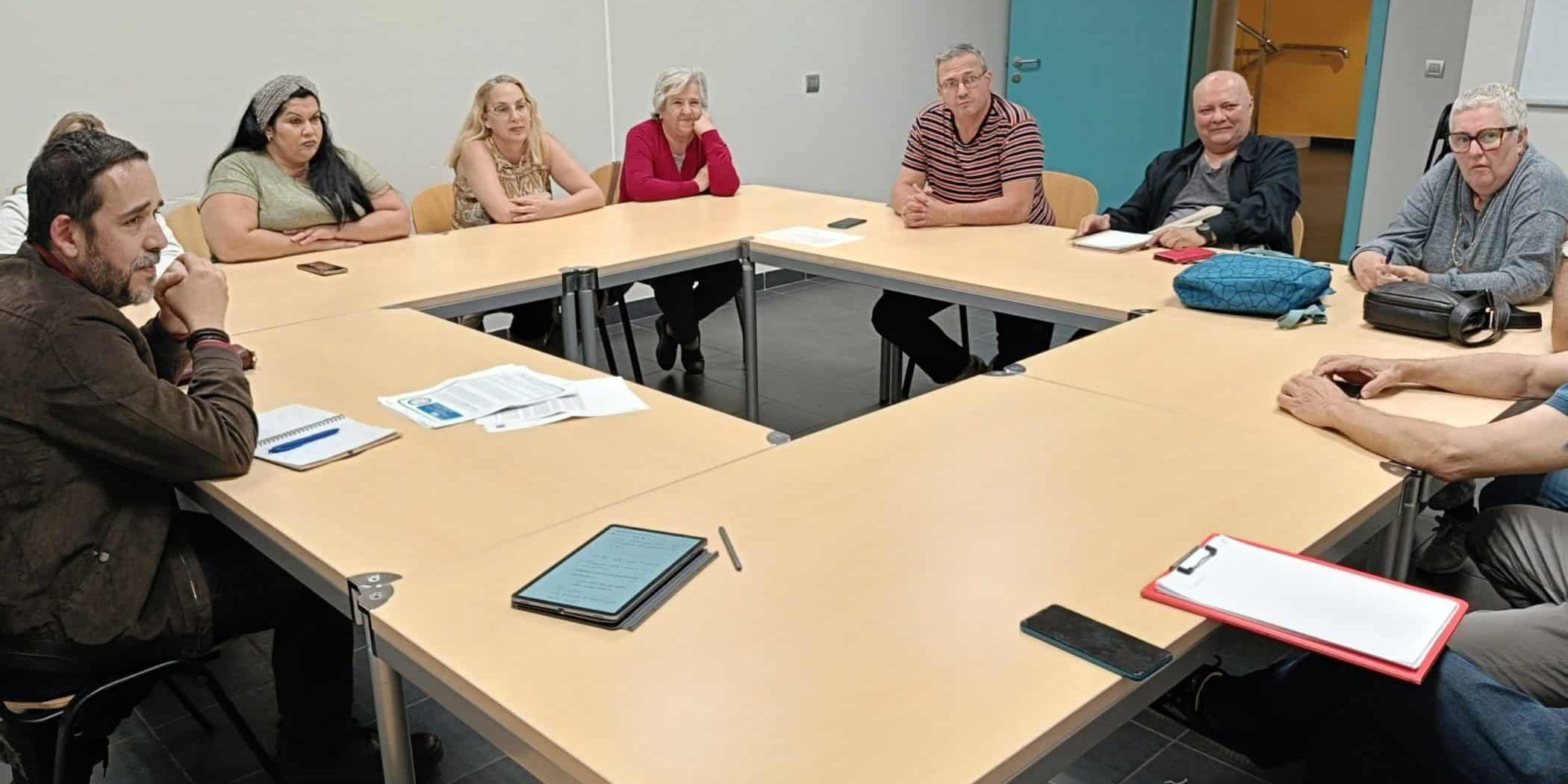 Rubens Ascanio en reunión con los vecinos de Las Vistillas