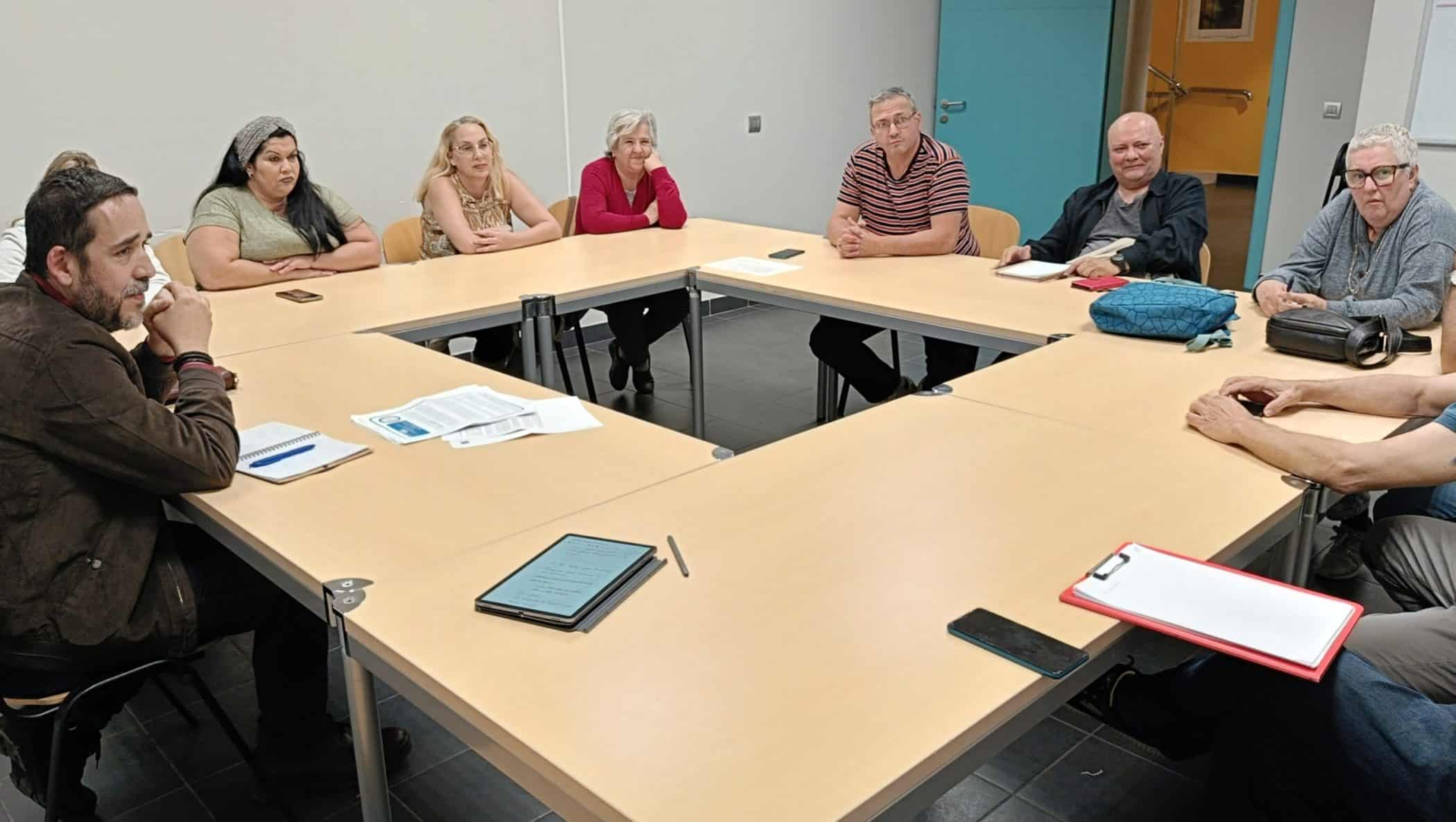 Rubens Ascanio en reunión con los vecinos de Las Vistillas
