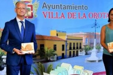 alcalde y concejala con imagen representativa