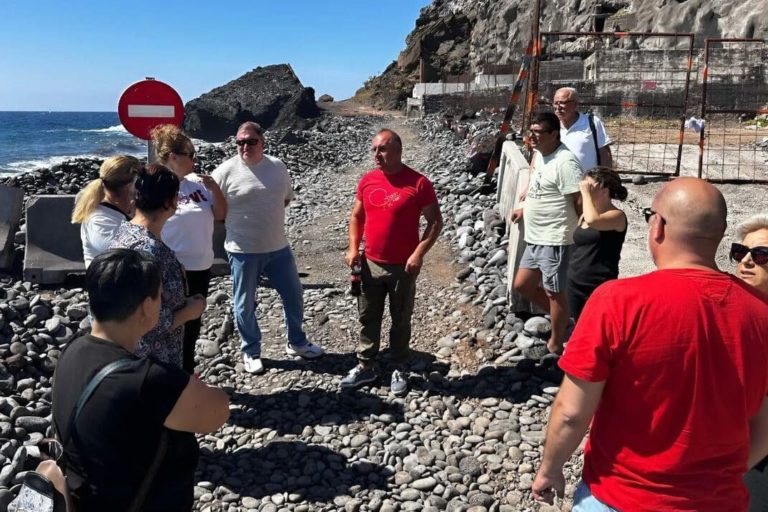 reunión de PP con vecinos afectados, en Las Bajas (1)