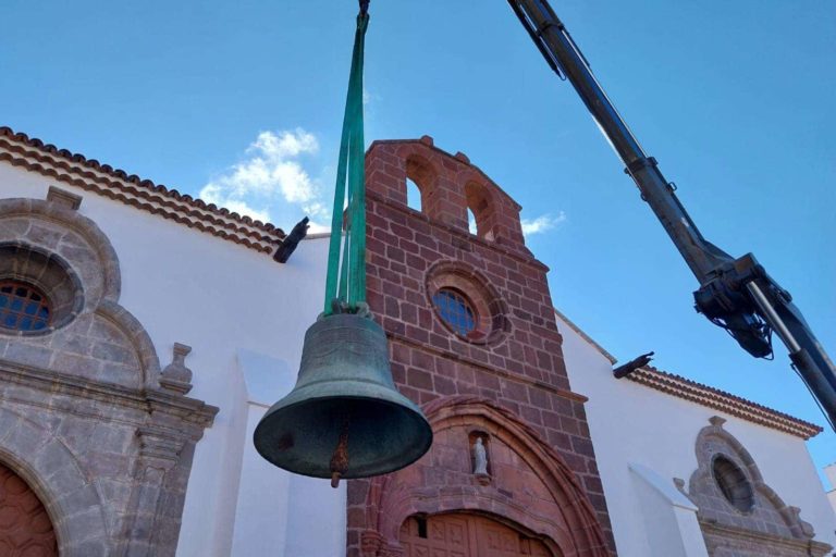 200924 Imagen de las campanas de la Iglesia Ntra. Sra. de La Asunción, en San Sebastián de La Gomera, objeto de rehabilitación