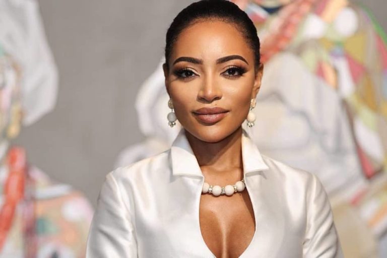 240930 La artista nigeriana REWA, autora cartel del Carnaval