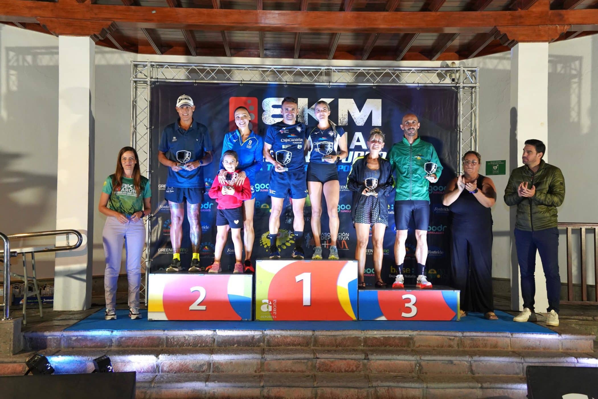 Arona podio conjunto Carrera Nocturna K8