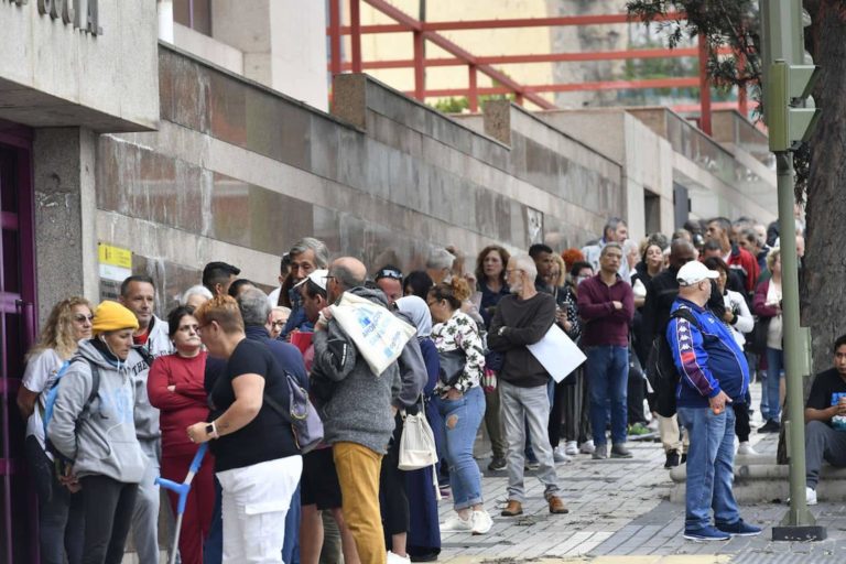 BAJA EL PARO EN AGOSTO EN CANARIAS 3-9-24