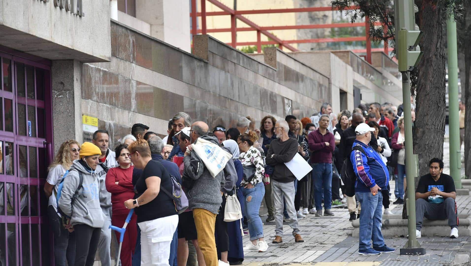 BAJA EL PARO EN AGOSTO EN CANARIAS 3-9-24