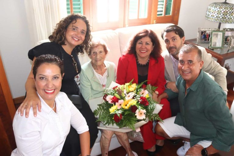 DOÑA JOSEFA. VISITA