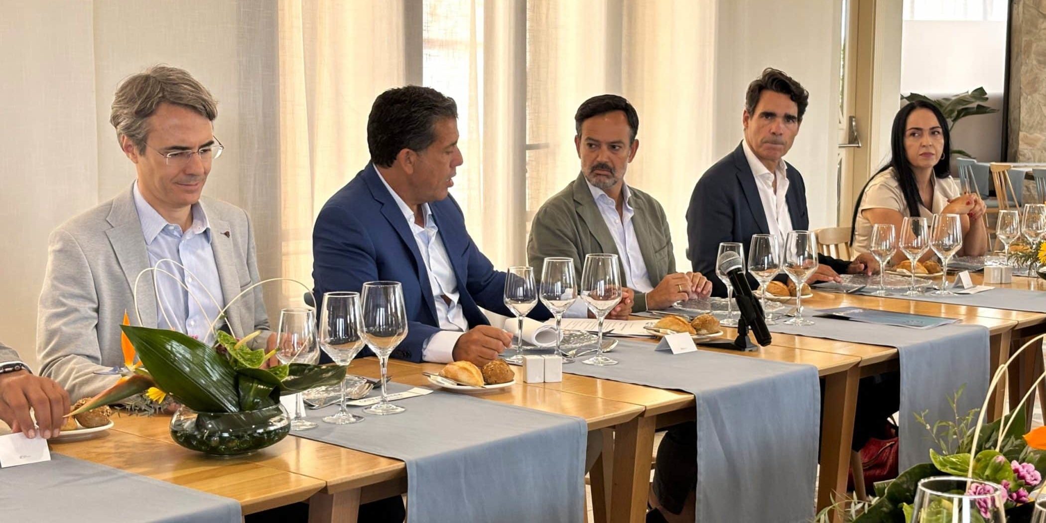 El vicepresidente del Cabildo de Tenerife, Lope Afonso, asiste a la reunión de la Junta Directiva del CEST