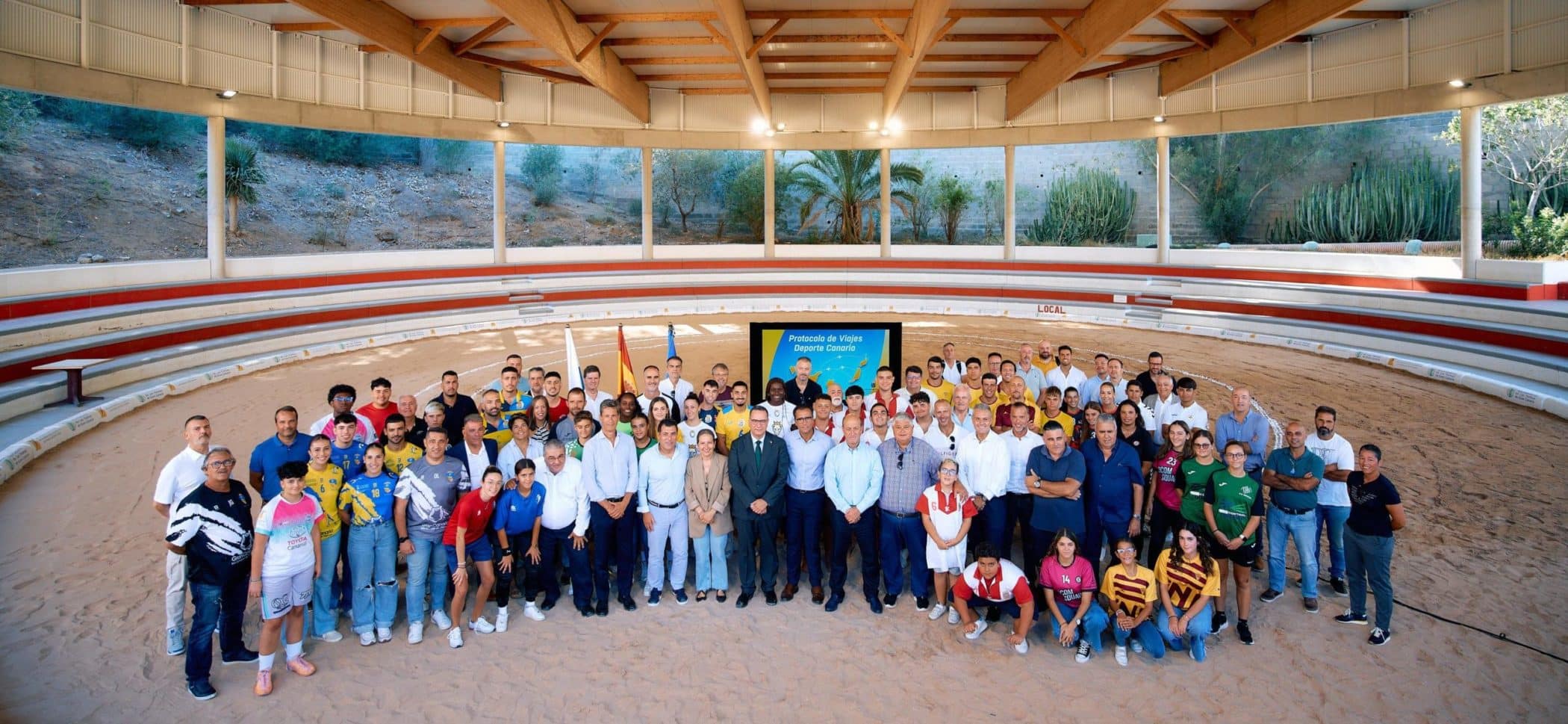 FOTO. Acto de firma de protocolo de viajes del Gobierno de Canarias con siete federaciones deportivas (1)