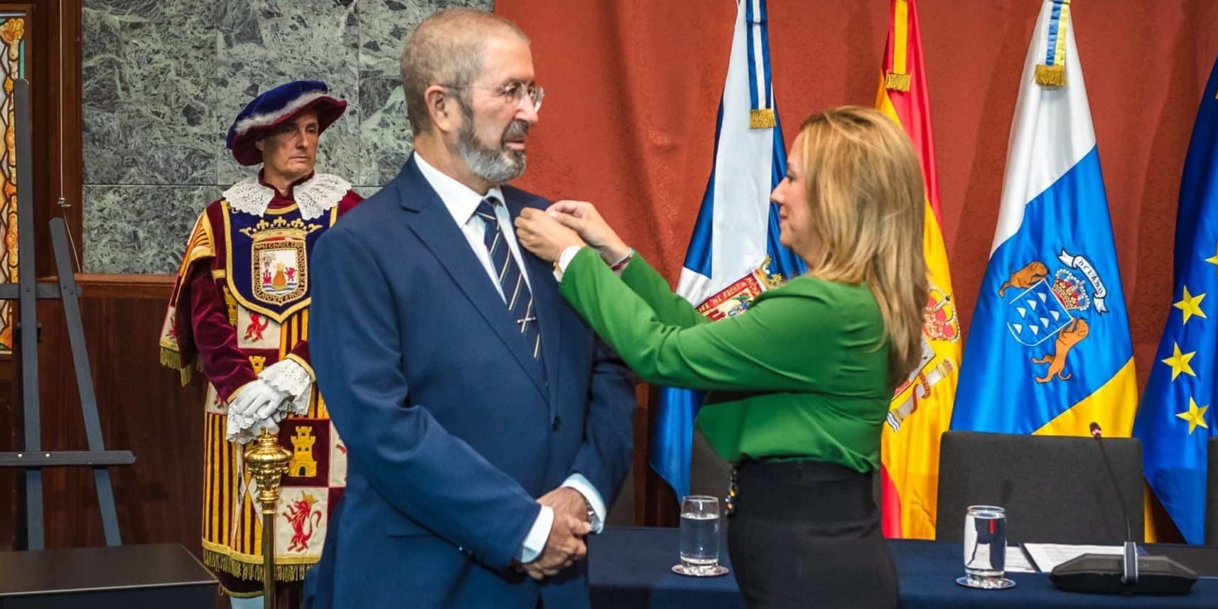 Medalla de Oro-Juan de la Cruz Rodríguez (15)