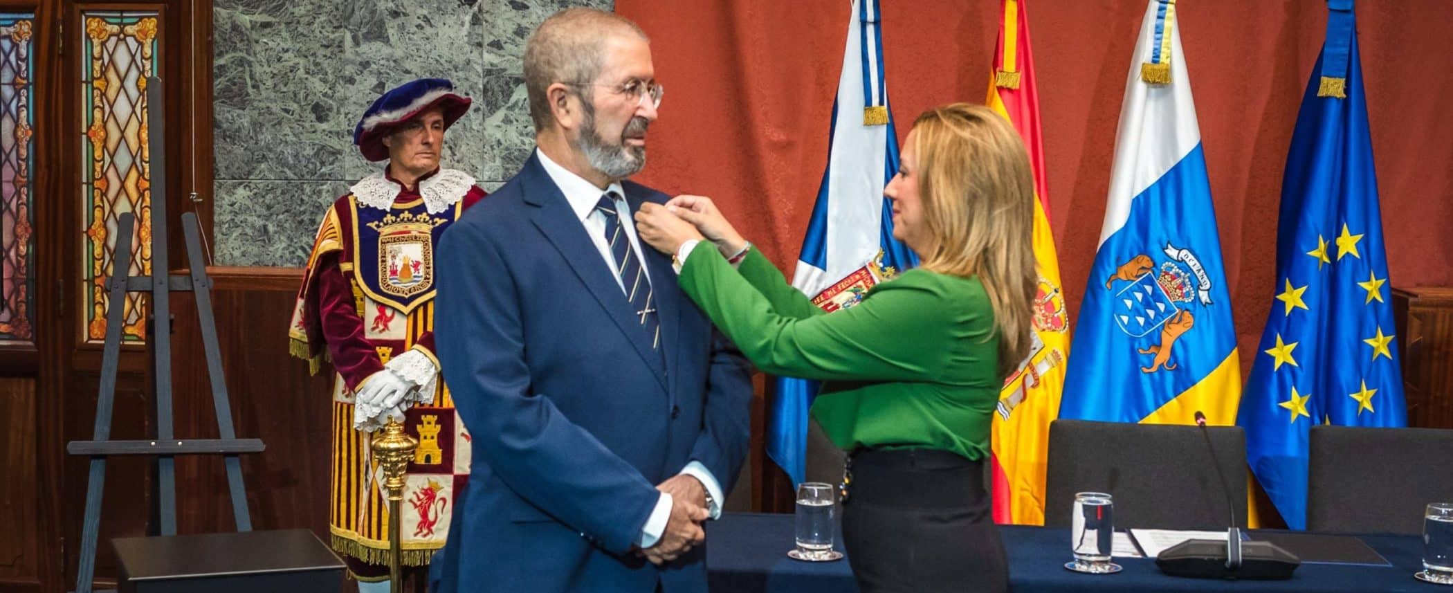 Medalla de Oro-Juan de la Cruz Rodríguez (15)