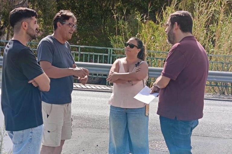 Rubens Ascanio e Idaira Afonso con vecinos en Valle Tabares