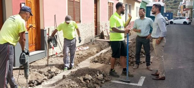 151024 Visita obra Plan de Barrios rehabilitaci�n Calle Dean Silverio