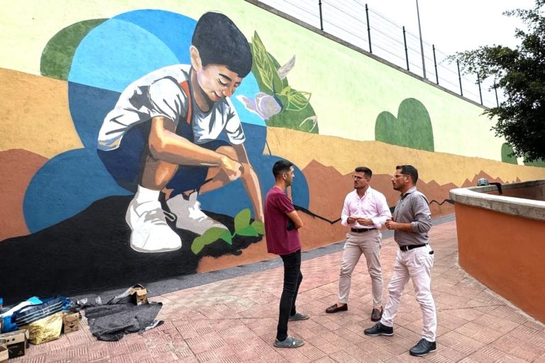 231024 Mural proyecto Educar en colores en el CEIP Toscal Longuera