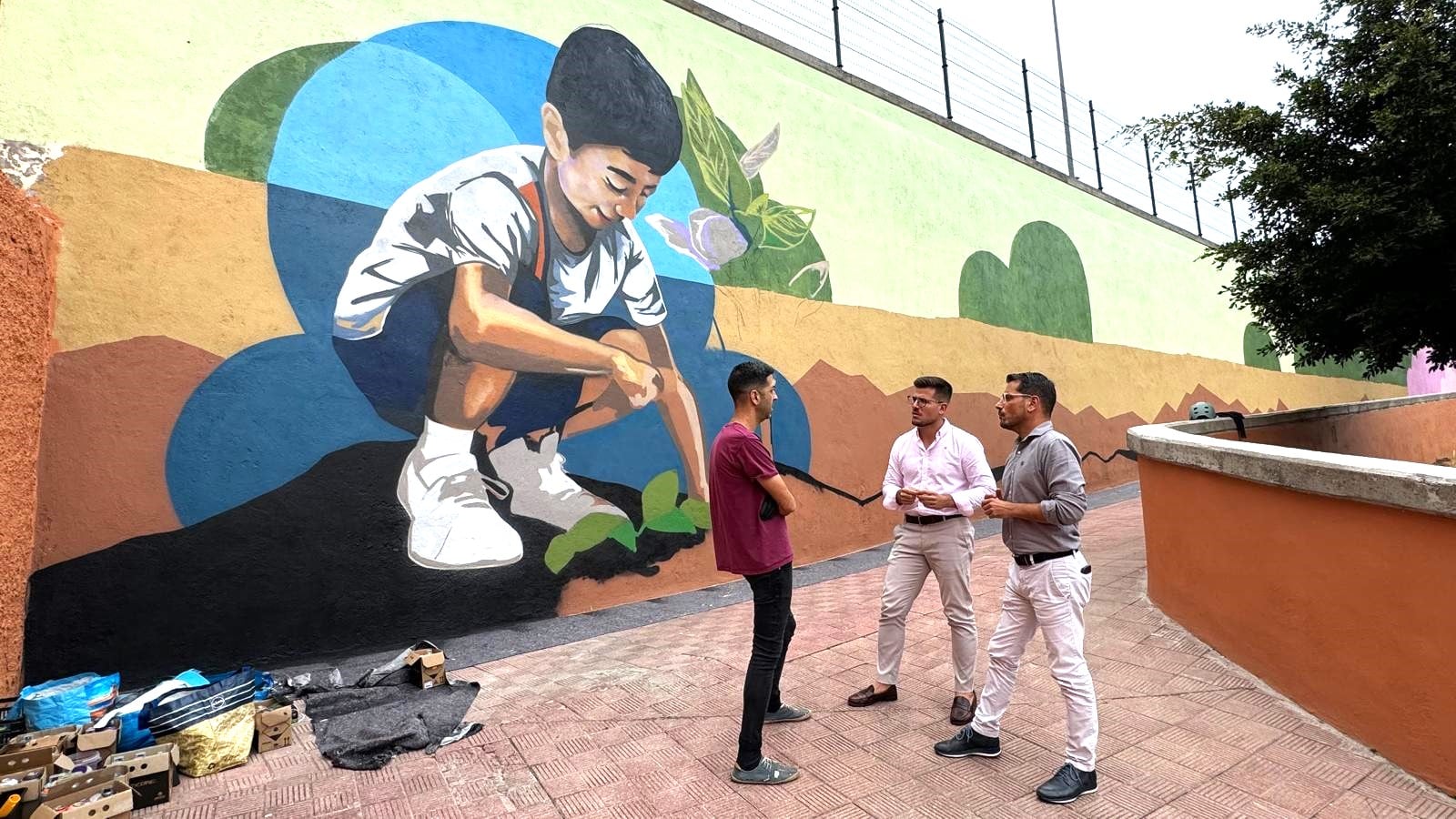 231024 Mural proyecto Educar en colores en el CEIP Toscal Longuera