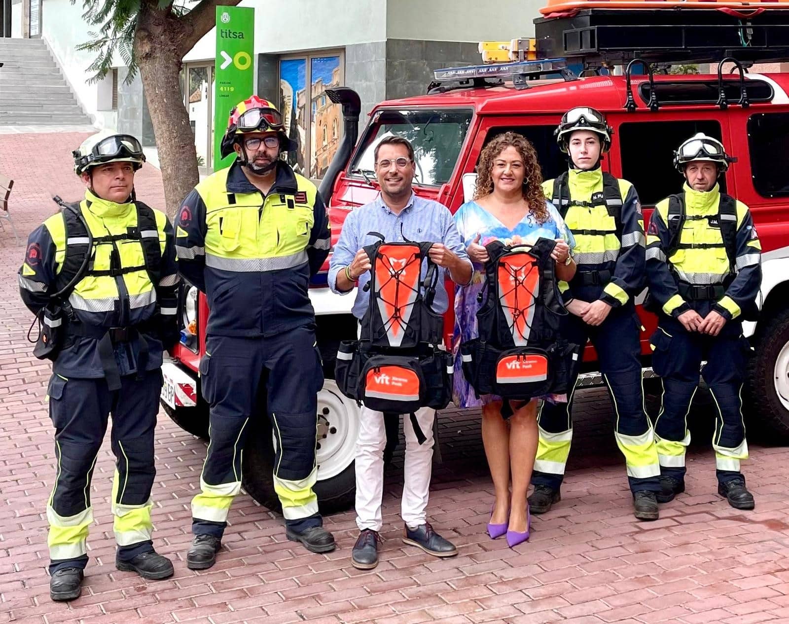 231024 Nuevas mochilas t�nicas especiales para Bomberos Voluntarios