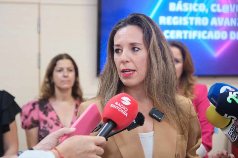 241017_ftv_consejera_empleo_gobcan_estudio_mercado_laboral