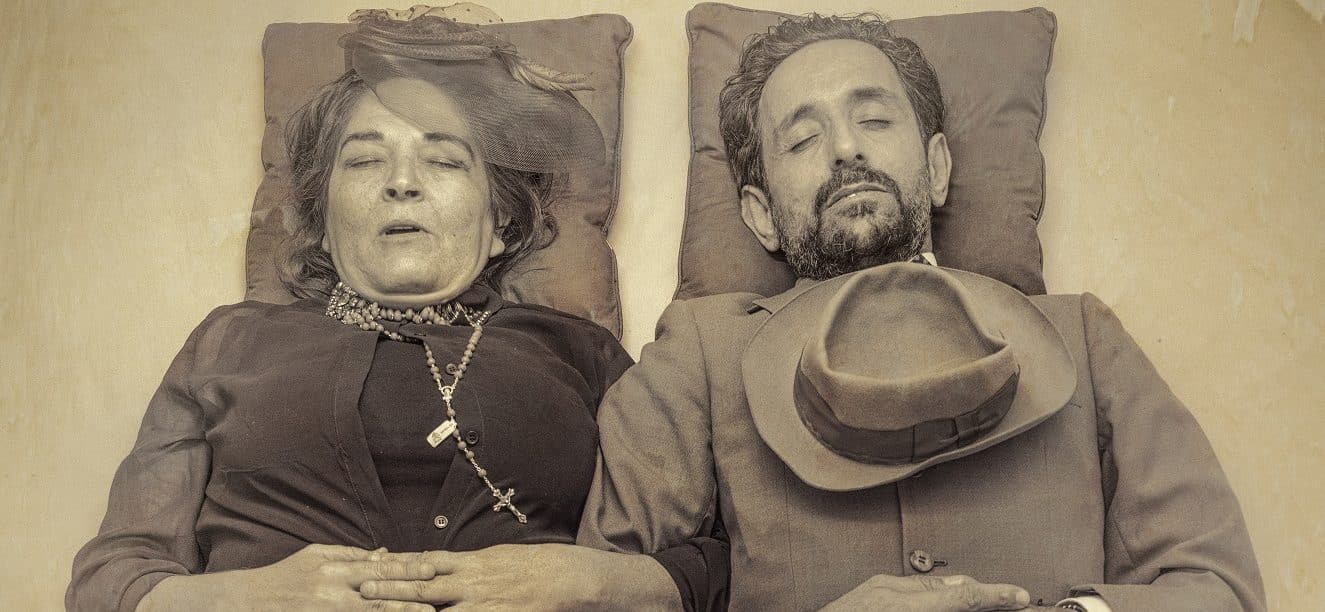 241025 Agarrando la muerte con las manos