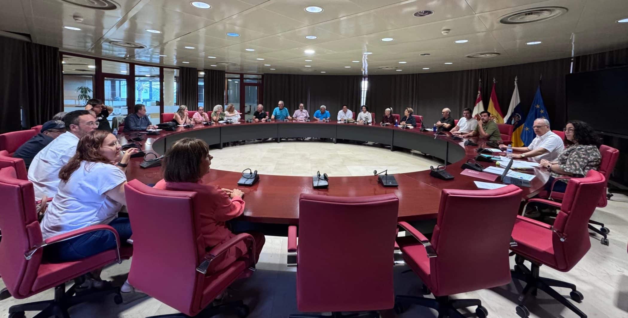 251024 Reunión conjunta entre Cabildo de La Gomera y asociaciones y entidades musicales de la isla