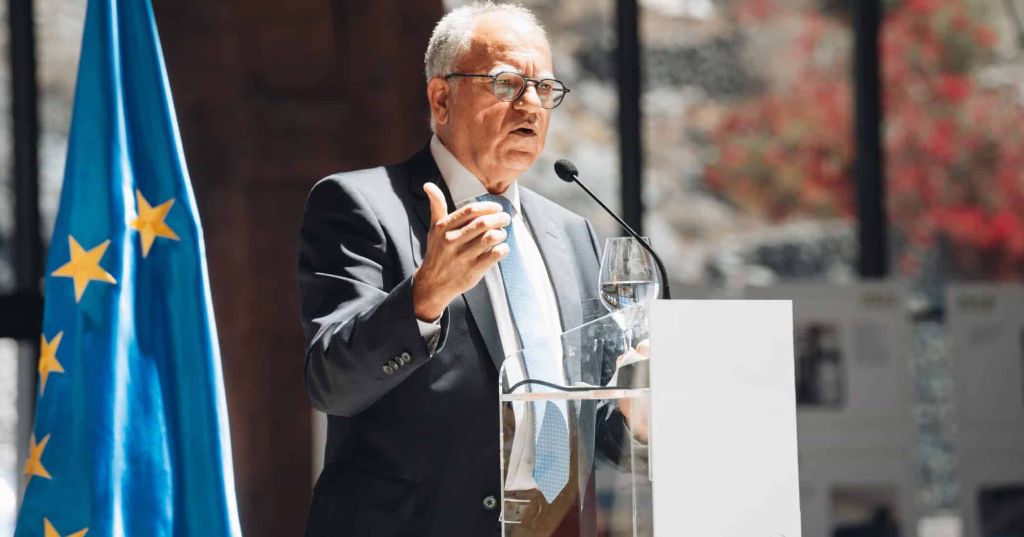 301024 Casimiro Curbelo, durante su intervención en el acto de celebración del 25 aniversario del Aeropuerto de La Gomera