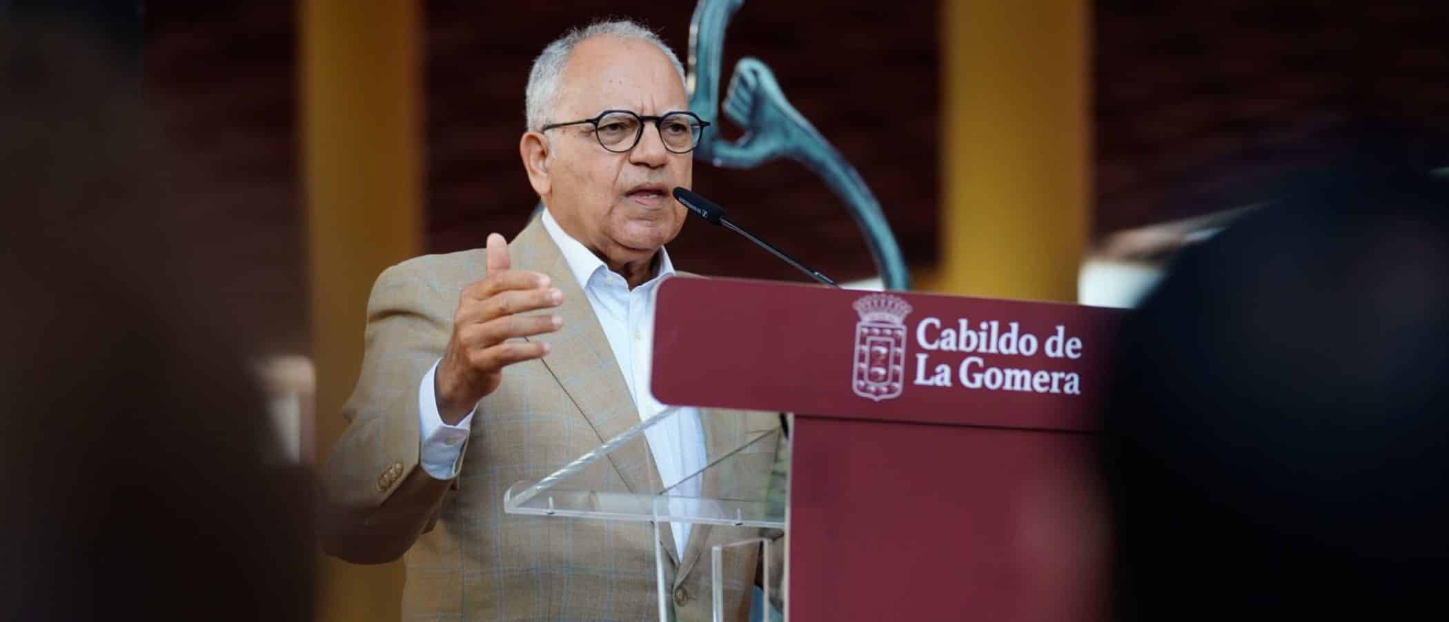 Casimiro Curbelo durante una intervención