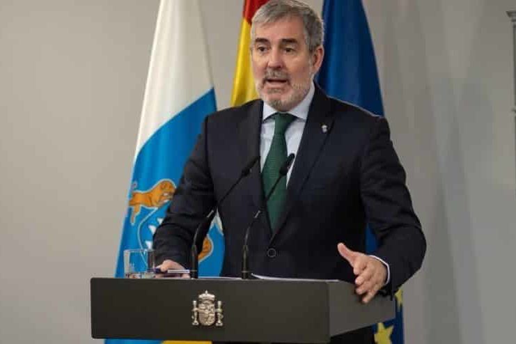 Sánchez recibe al presidente de Canarias, Fernando Clavijo