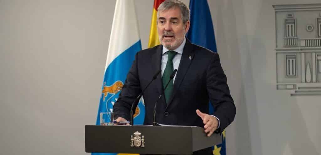 Sánchez recibe al presidente de Canarias, Fernando Clavijo