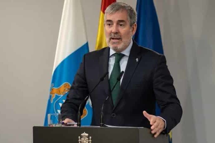 Sánchez recibe al presidente de Canarias, Fernando Clavijo