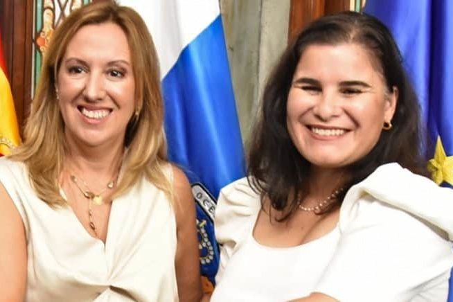 ROSA DÁVILA Y MARIA BRITO 001