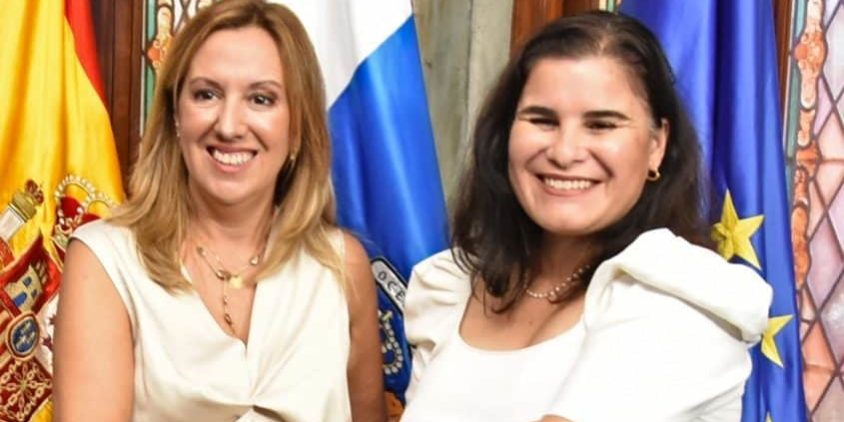ROSA DÁVILA Y MARIA BRITO 001
