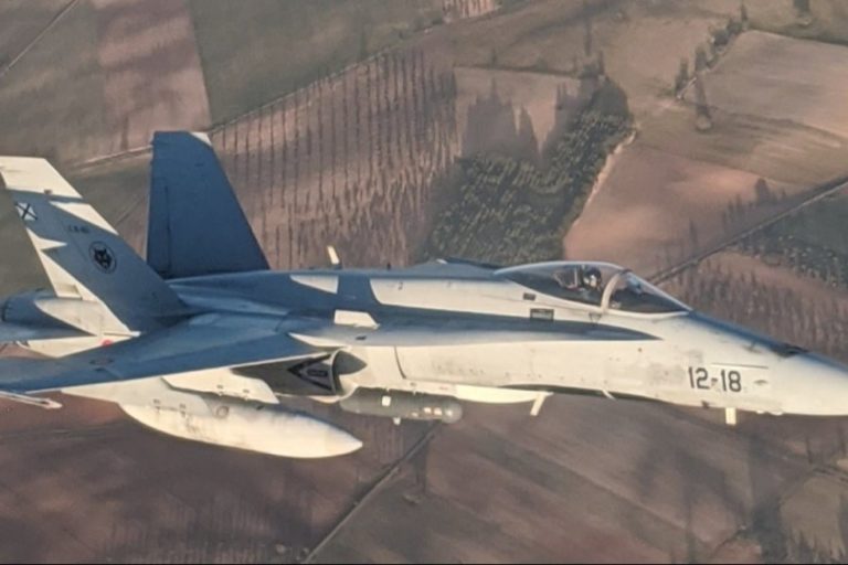 SE ESTRELLA UN F-18 EN TERUEL 4-10-24