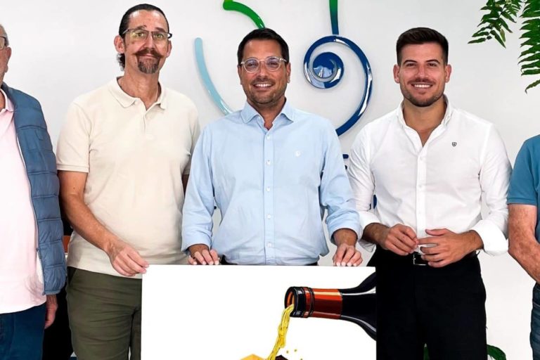 041124 Presentaci�n Noviembre mes del vino con Cofrad�a del Vino de Canarias
