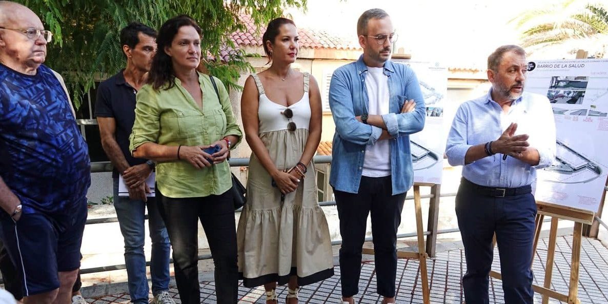241129 Presentación del proyecto de rehabilitación a los vecinos de La S…