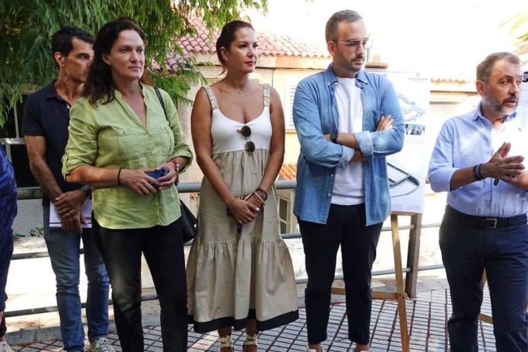 241129 Presentación del proyecto de rehabilitación a los vecinos de La S…