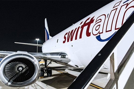 AVION DE LA COMPAÑÍA SWIFTTAIR 25-11-24