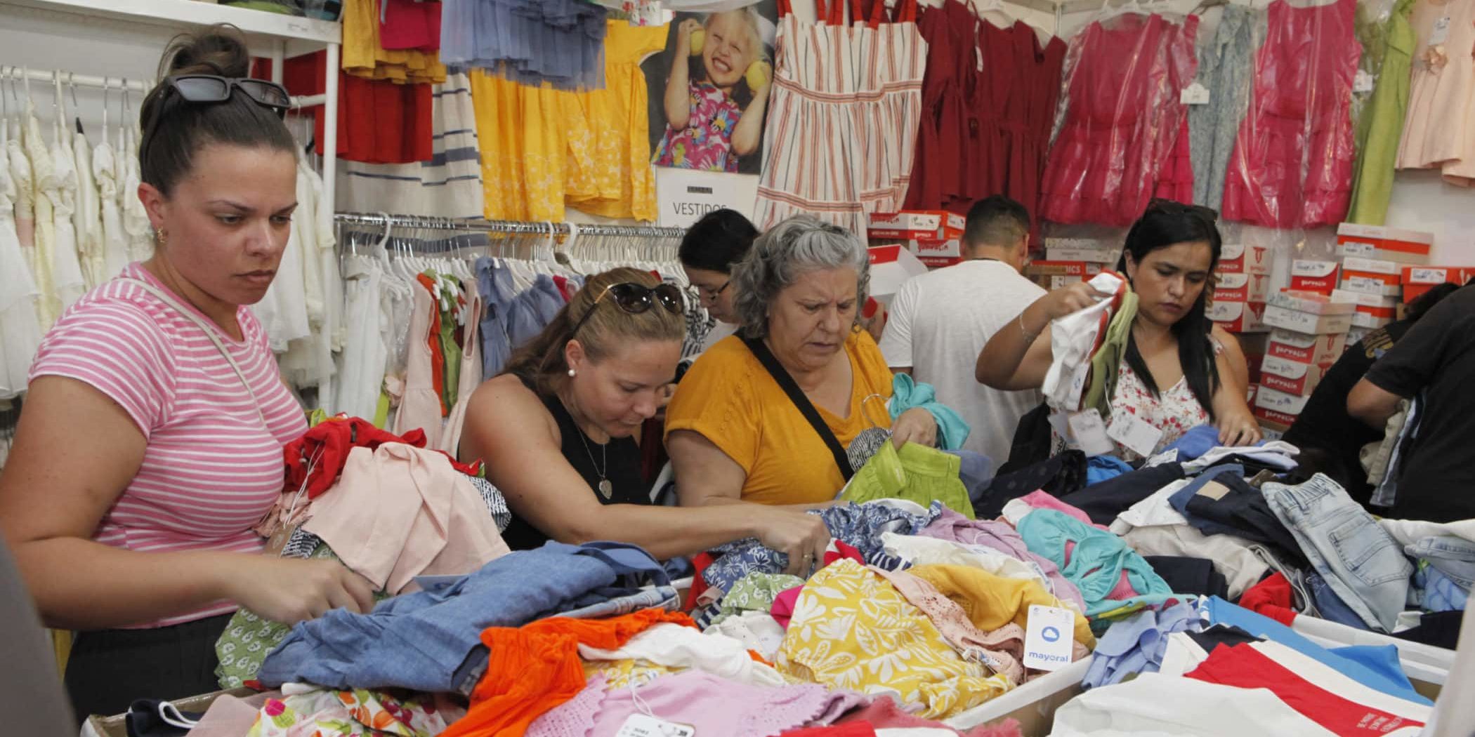 Arona. Expo Outlet (9)