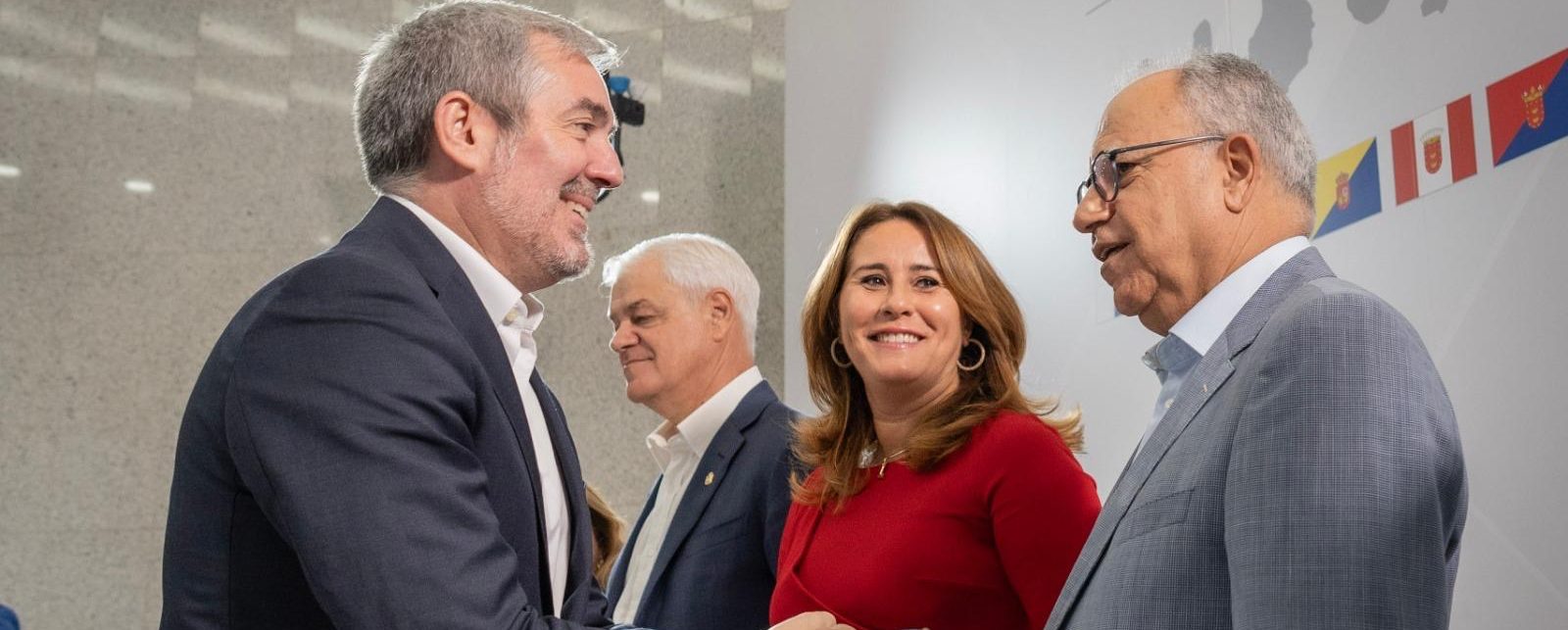 Casimiro Curbelo y Fernando Clavijo en la II Conferencia de Presidentes