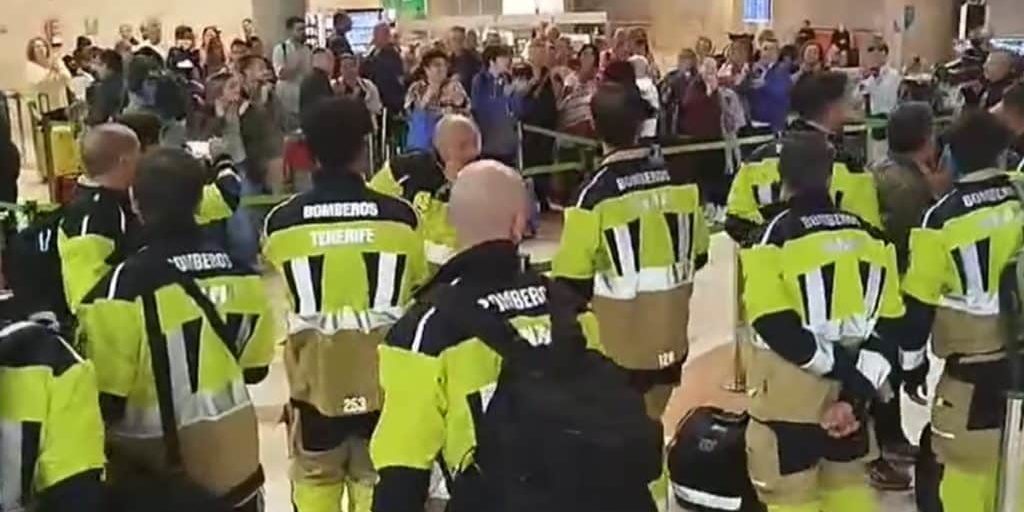DESPEDIDA A LOS BOMBEROS CANARIOS CAMINO DE VALENCIA 3-11-24