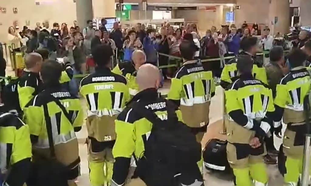 DESPEDIDA A LOS BOMBEROS CANARIOS CAMINO DE VALENCIA 3-11-24