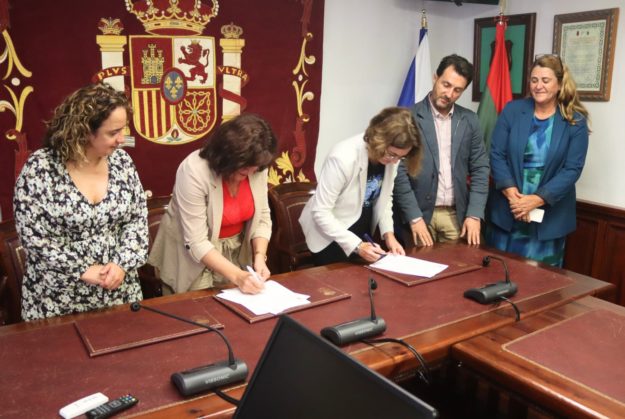 FIRMA CONVENIO COLEGIO VETERINARIOS TACORONTE