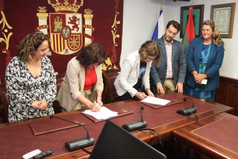 FIRMA CONVENIO COLEGIO VETERINARIOS TACORONTE