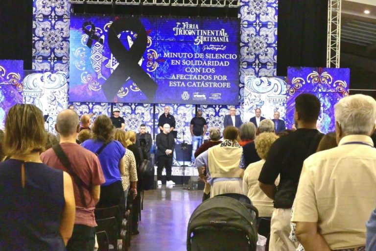 FOTO FERIA MINUTO DE SILENCIO 001 (1)
