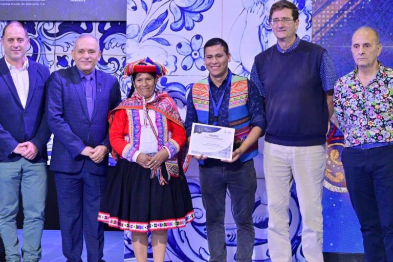 FOTO GALARDONADOS PREMIO MEJOR STAND DE LA FERIA 001