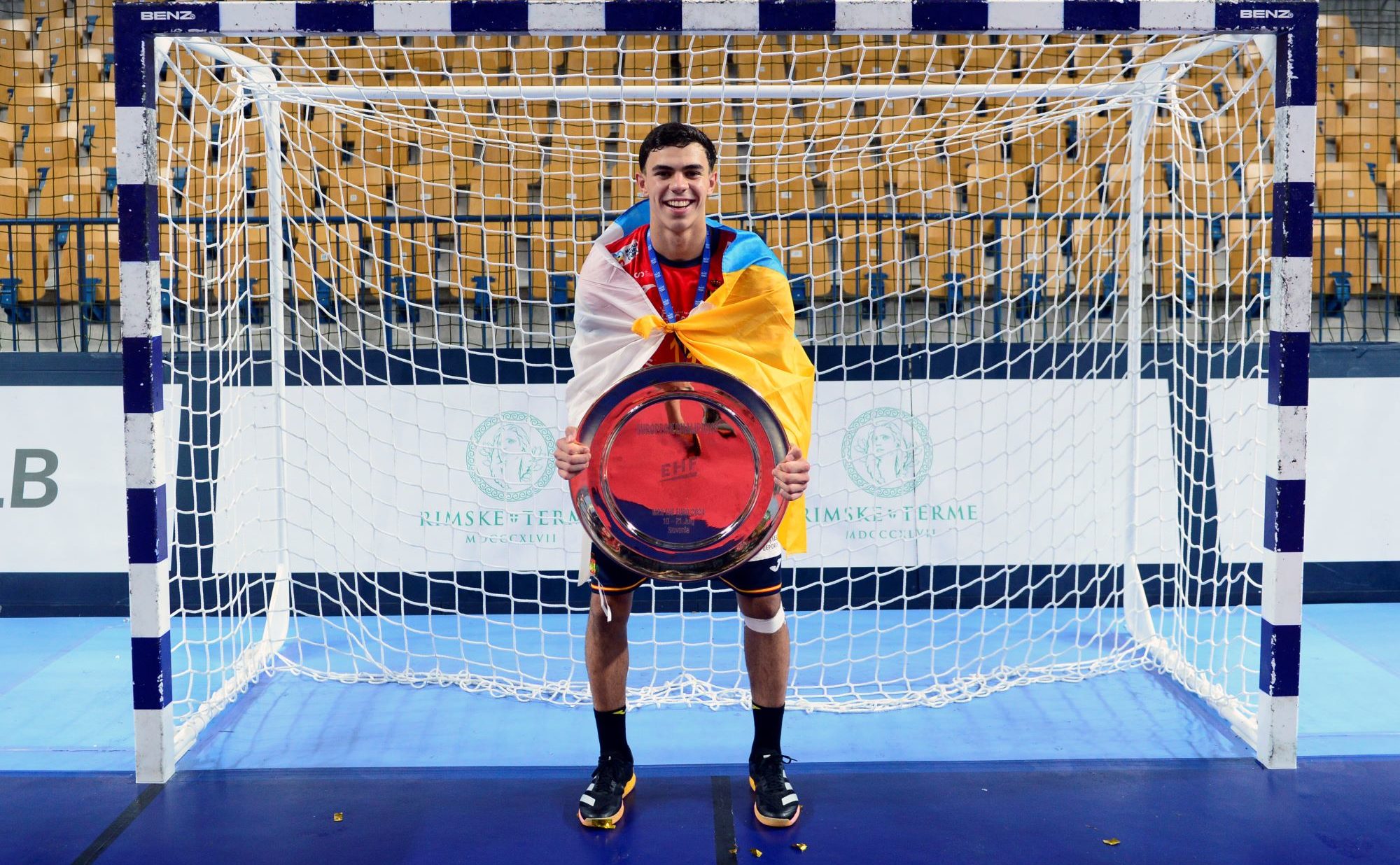 FOTO. Alberto Delgado, con la selección nacional (3)