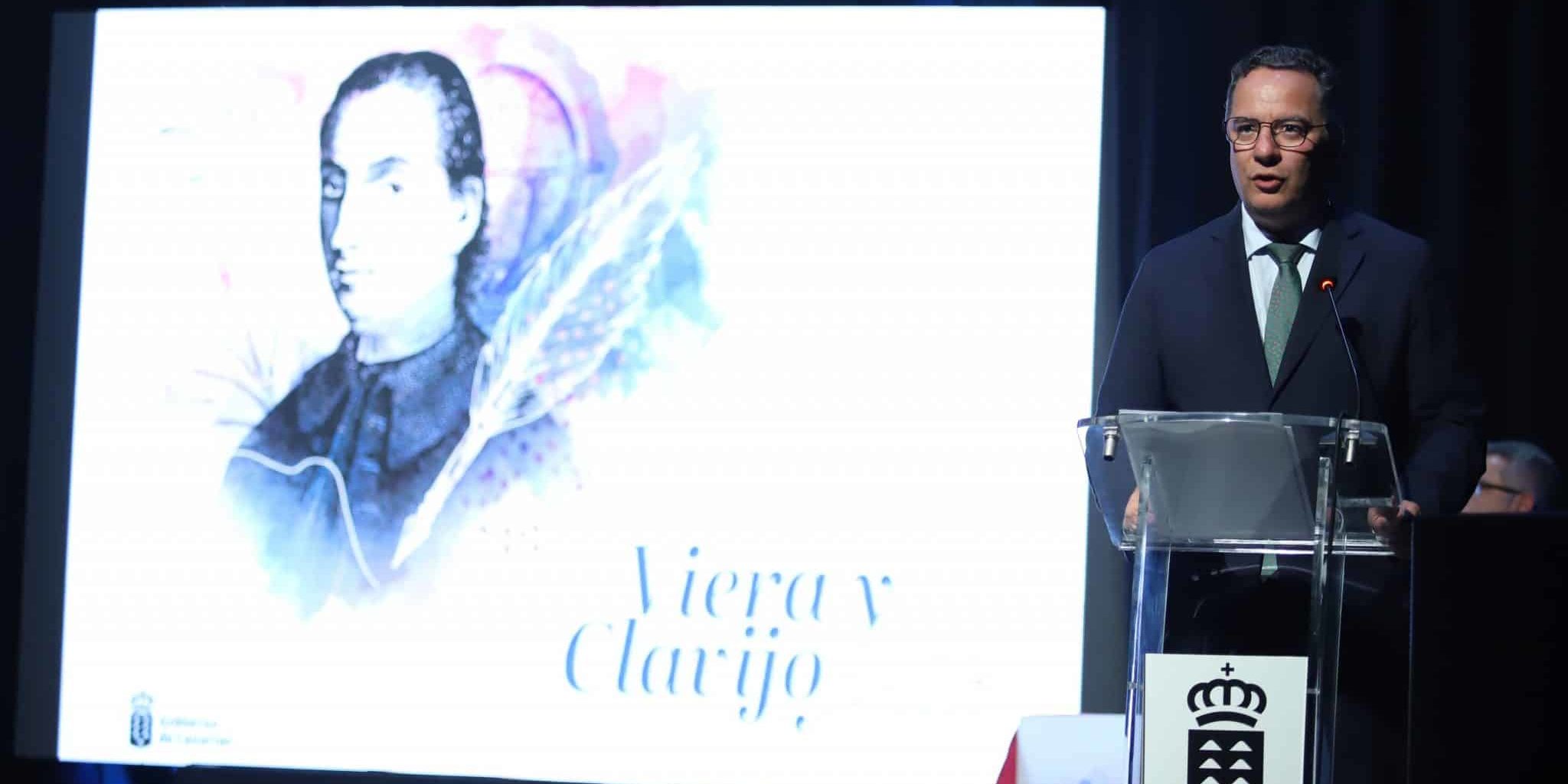 FOTO. Imagen de archivo de Poli Suárez, durante la entrega de las distinciones Viera y Clavijo 2023