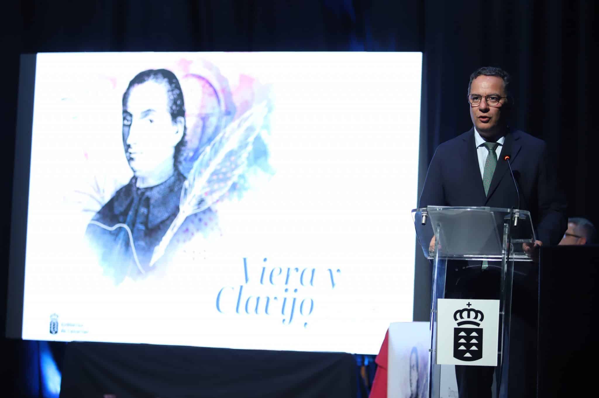 FOTO. Imagen de archivo de Poli Suárez, durante la entrega de las distinciones Viera y Clavijo 2023